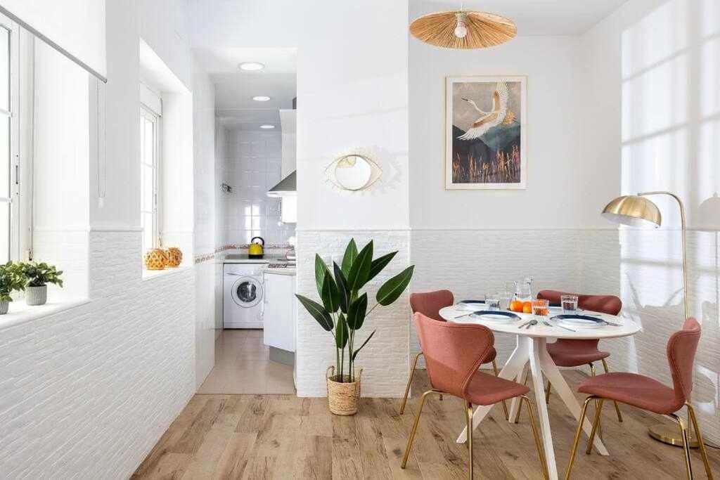 Monkeys Apartments 7Revueltas Deluxe เซบีญา ภายนอก รูปภาพ