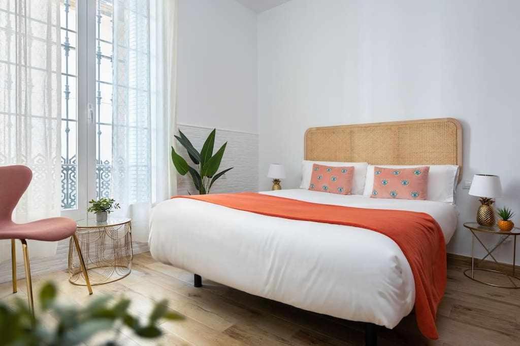 Monkeys Apartments 7Revueltas Deluxe เซบีญา ภายนอก รูปภาพ